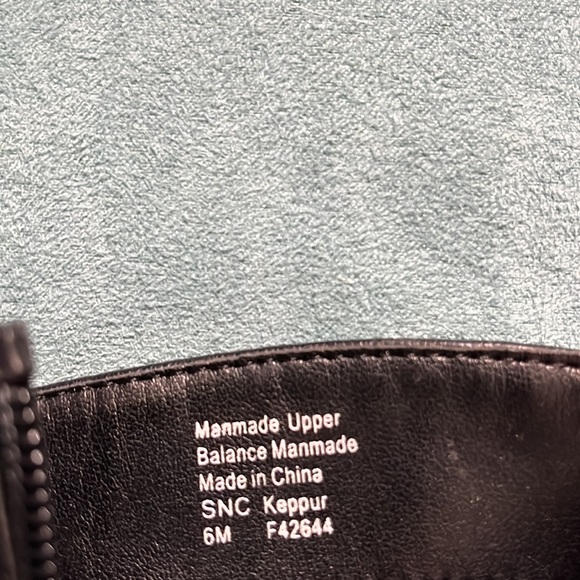 Black faux leather boots - Picture 3 of 3